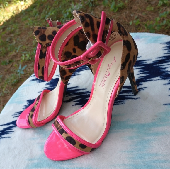 Anne Michele Sandals - Picture 4 of 5